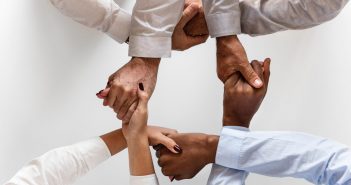 Familienzusammenhalt: Die conditio sine qua non für Unternehmerfamilien