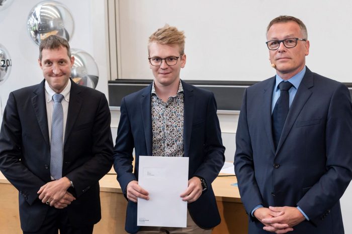 Gratulation an Pascal Joos – Preis für die beste Abschlussarbeit in der Studienrichtung Gebäudehülle