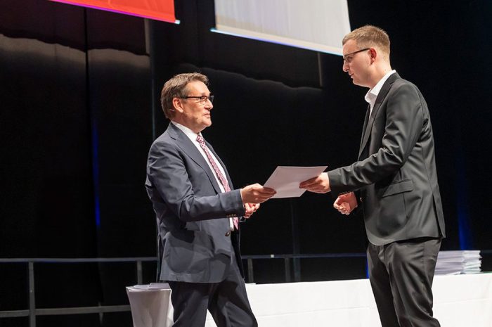 Gratulation an Florian Budde – Preis für die beste Abschlussarbeit in der Studienrichtung Gebäudehülle