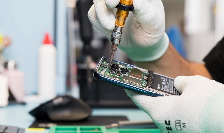 Smartphone repairs: Why globalisation is a two-sided medal