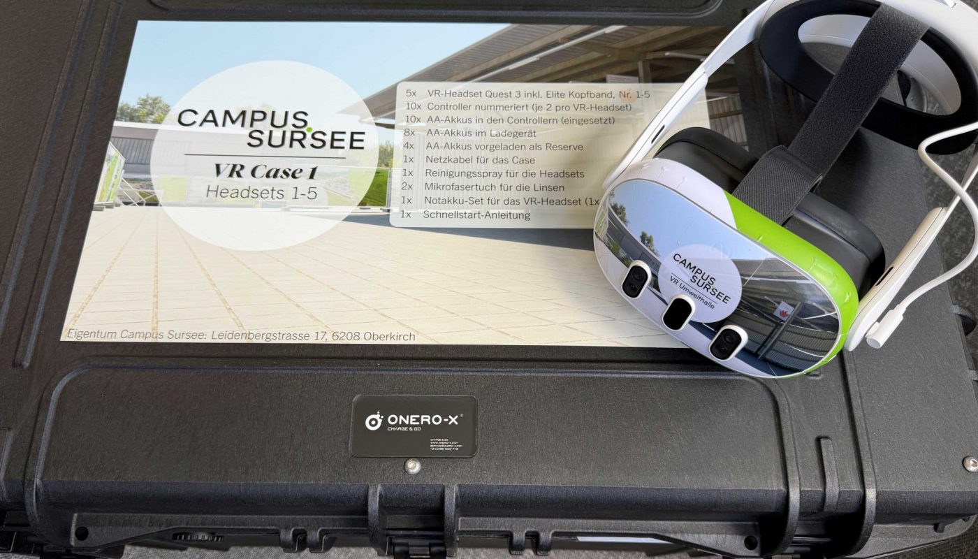 VR-Brille der VR-Anwendung des CAMPUS SURSEE auf einem Transportkoffer.