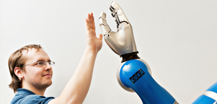 Cobots – Mensch und Maschine, Schulter an Schulter