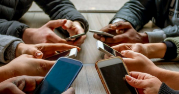 smartphone addiction in the 21st century