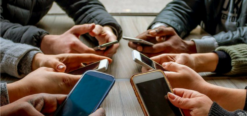 smartphone addiction in the 21st century