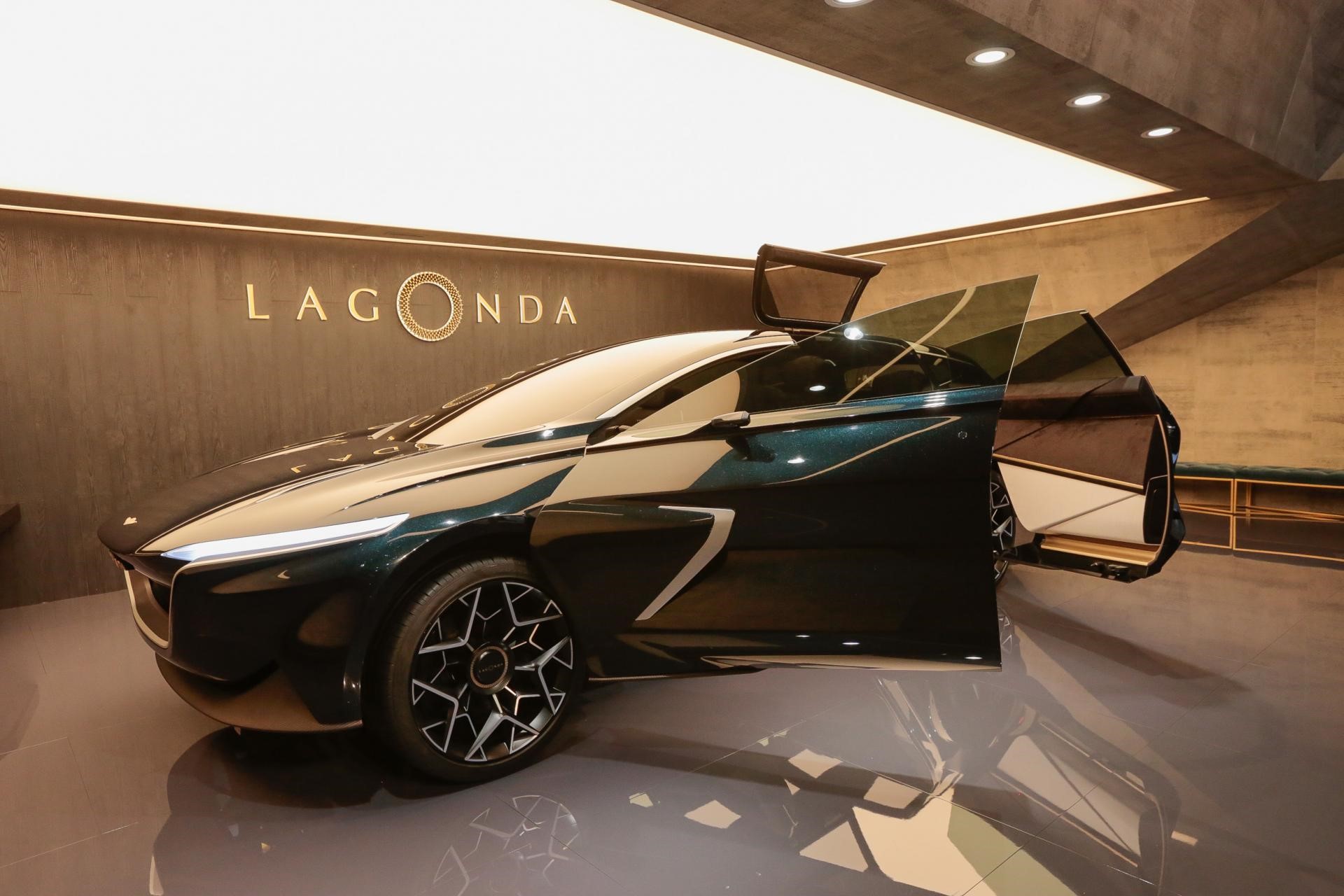Aston Martin Lagonda Vision All-Terrain Concept
