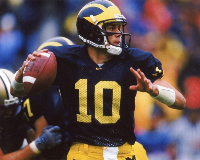 In der College League spielte Tom Brady mit der Trikotnummer 10 für die Michigan Wolverines.