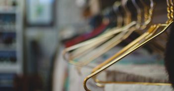 10 tips on how to increase sustainability in your wardrobe!