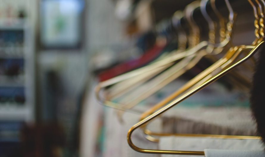 10 tips on how to increase sustainability in your wardrobe!