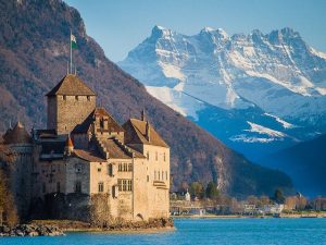 Montañas y Castillo Chillon