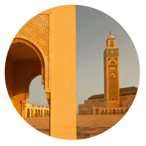 Marokko Hauptplatz mit schöner Architektur
