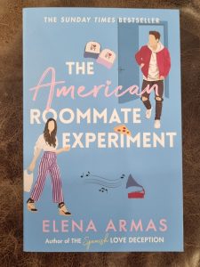 The American Roommate Experiment, Elena Armas, Buch, Forced Proximity Trope